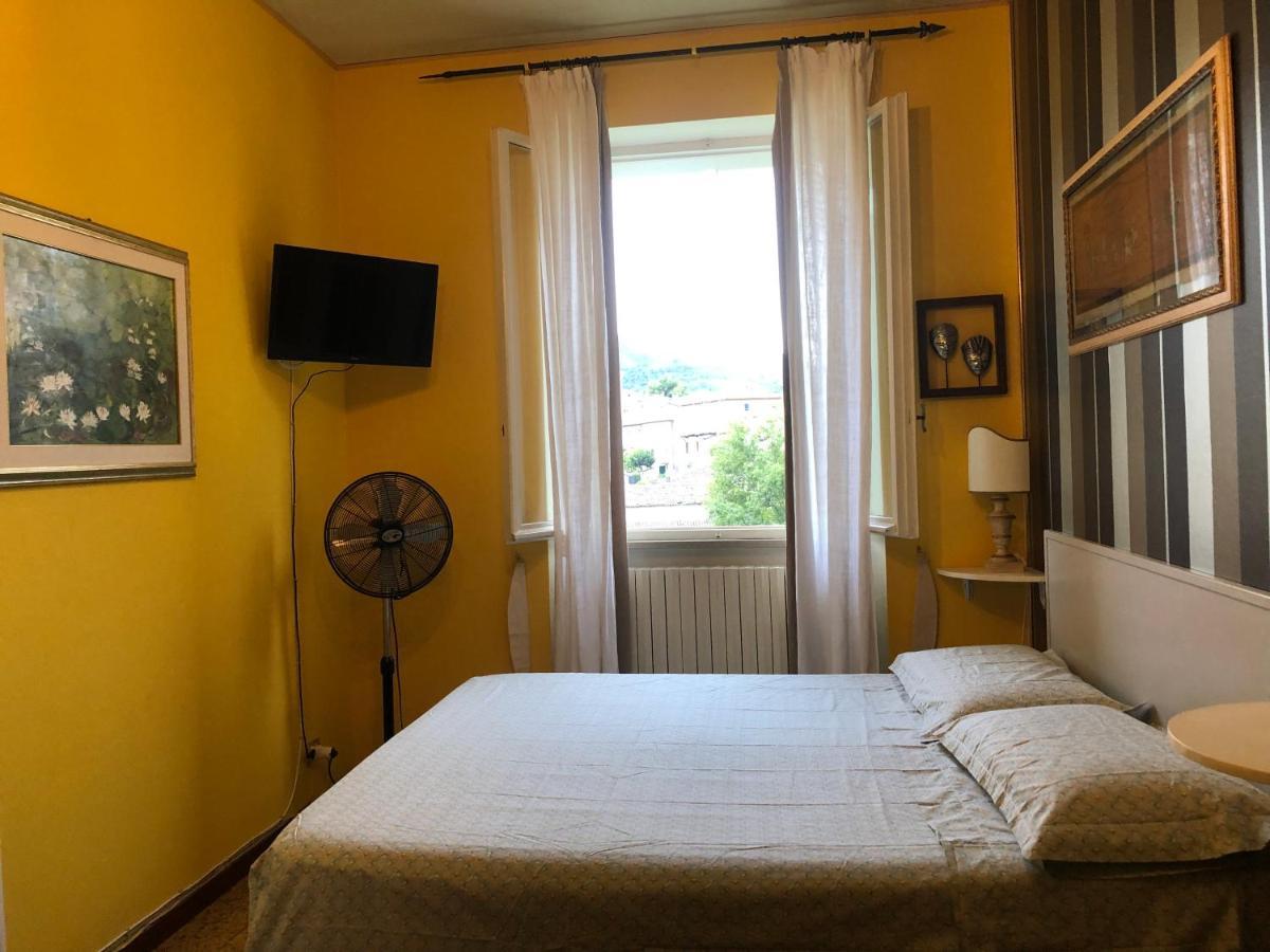 La Finestra Sul Fiume Bed & Breakfast Fossombrone Dış mekan fotoğraf