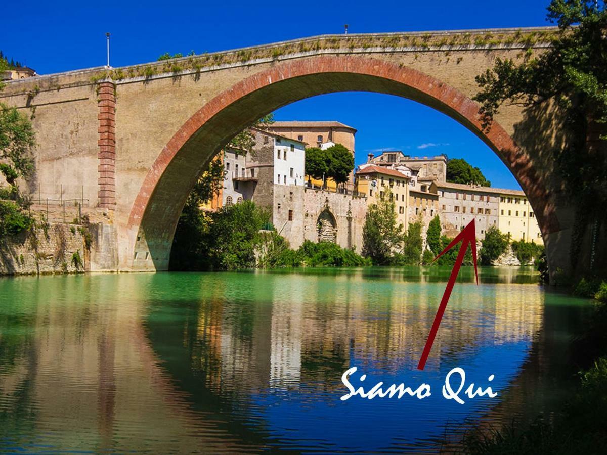 La Finestra Sul Fiume Bed & Breakfast Fossombrone Dış mekan fotoğraf