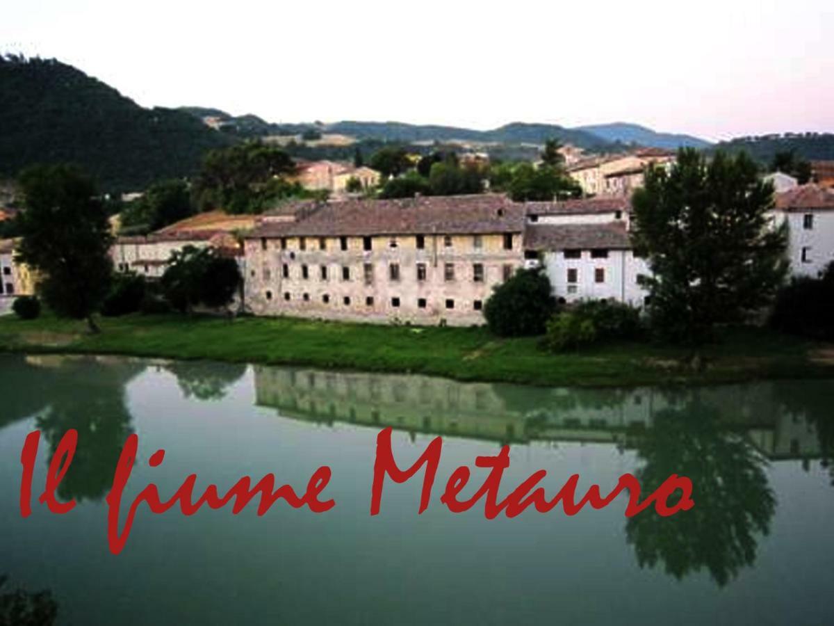 La Finestra Sul Fiume Bed & Breakfast Fossombrone Dış mekan fotoğraf