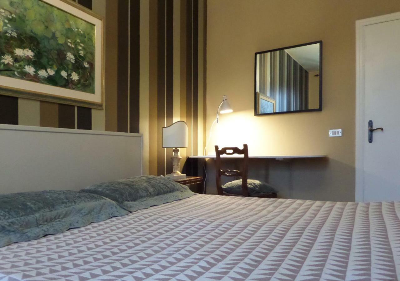 La Finestra Sul Fiume Bed & Breakfast Fossombrone Dış mekan fotoğraf