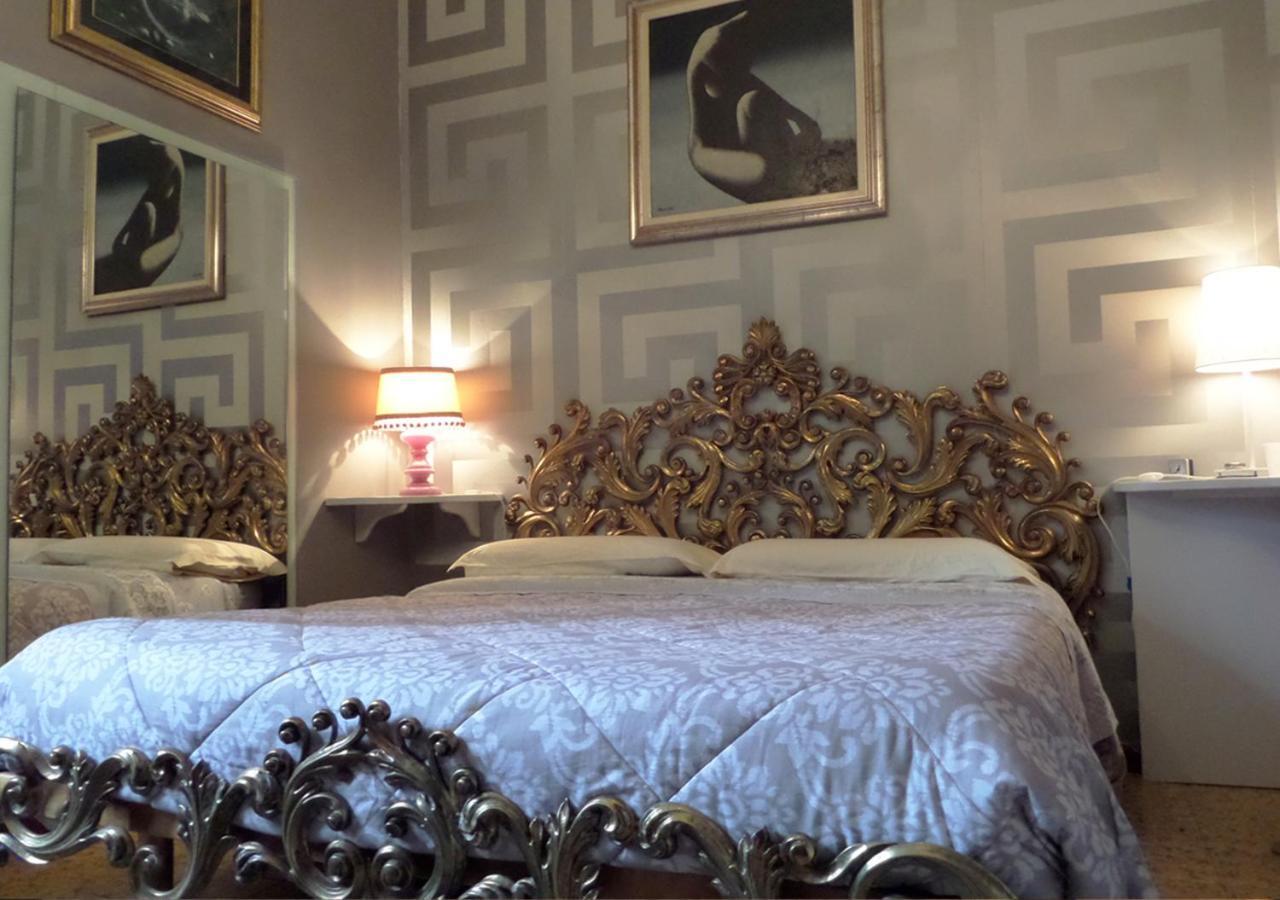 La Finestra Sul Fiume Bed & Breakfast Fossombrone Dış mekan fotoğraf